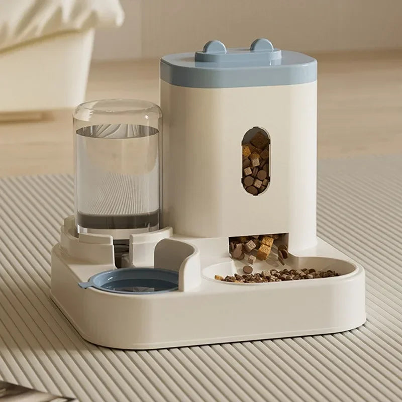  distributeur automatique 2-en-1 combine un réservoir de croquettes et un distributeur d’eau pour assurer une alimentation continue et pratique à votre animal. 