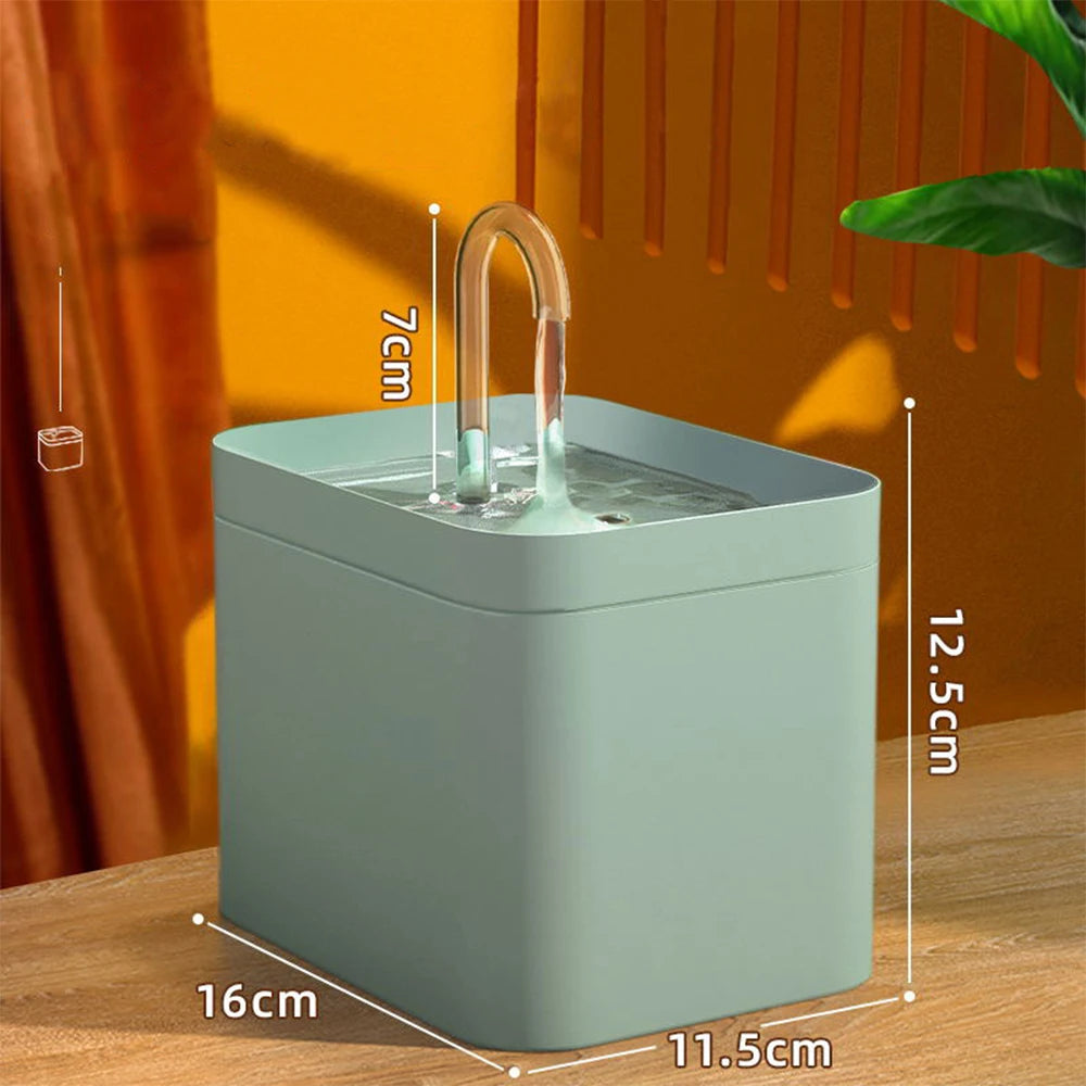 Offrez à votre animal une source d’eau fraîche et filtrée en continu grâce à cette fontaine à eau automatique. Son design moderne et épuré s’intègre parfaitement dans tout intérieur. Conçue pour encourager votre compagnon à boire plus, elle aide à maintenir son hydratation et sa santé.